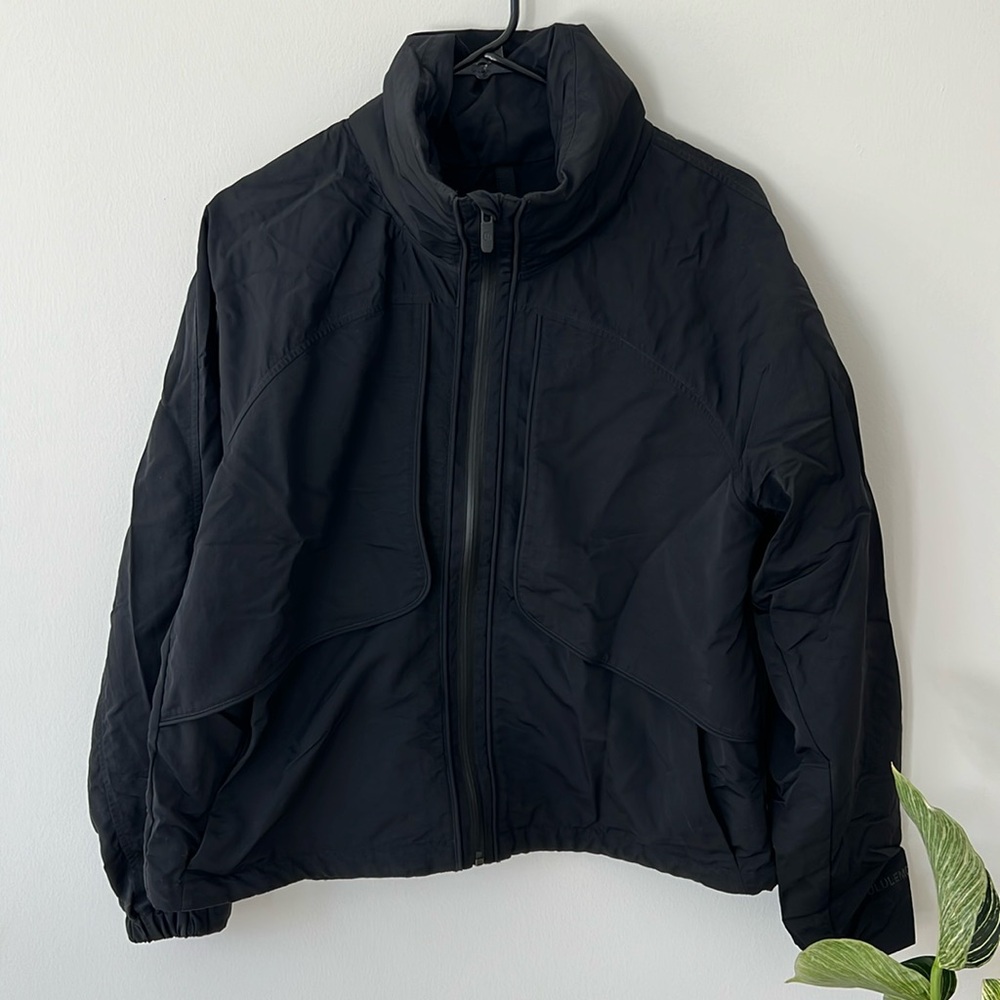 EUC LULULEMON ALWAYS EFFORTLESS JACKET BLACK SIZE 10